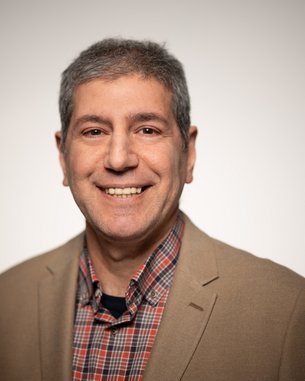 Portrait photo of Engin Yazici