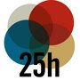 Logo des 25hours Hotels in München, das die Worte "munich/the royal bavarian" und "twenty five hours hotel" enthält, umgeben von bunten Kreisen in Blau, Rot und Beige.