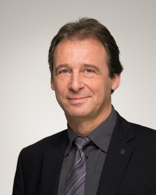 Portraitfoto Bernhard Hort