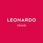 LEONARDO Hotels Logo auf rotem Hintergrund.