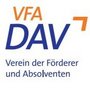 VFA DAV-Logo, Verein der Förderer und Absolventen, in blauer und orangefarbener Schrift.